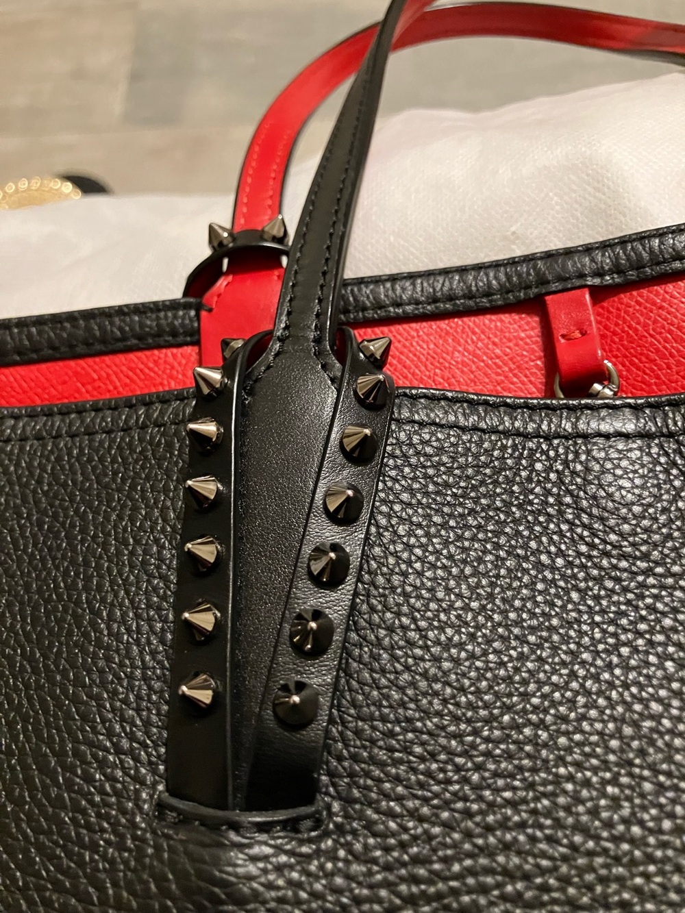 Christian Louboutin Cabata Black Stud-Trim Leather Tote and Pouch Authenticated - Picture 7 of 13